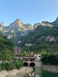 Step Through the Sky – Explore Tianmen’s Heavenly Arch