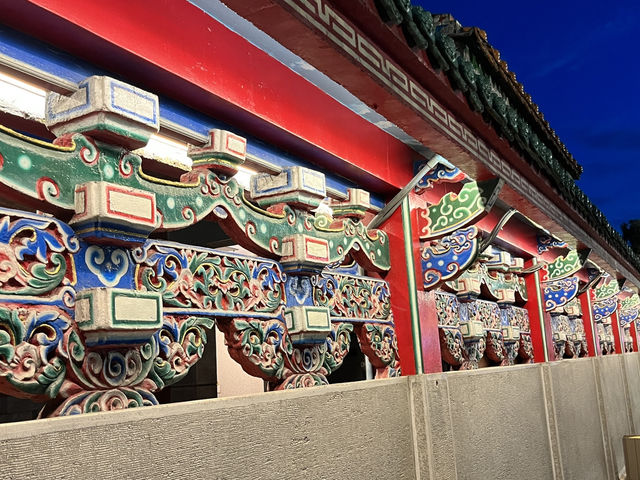 🛕 Calm Amid Chaos—Lungshan Temple, Taipei’s Spiritual Heart