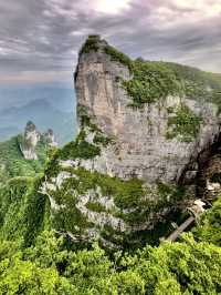999 Steps to Glory: Journey to Tianmen Cave