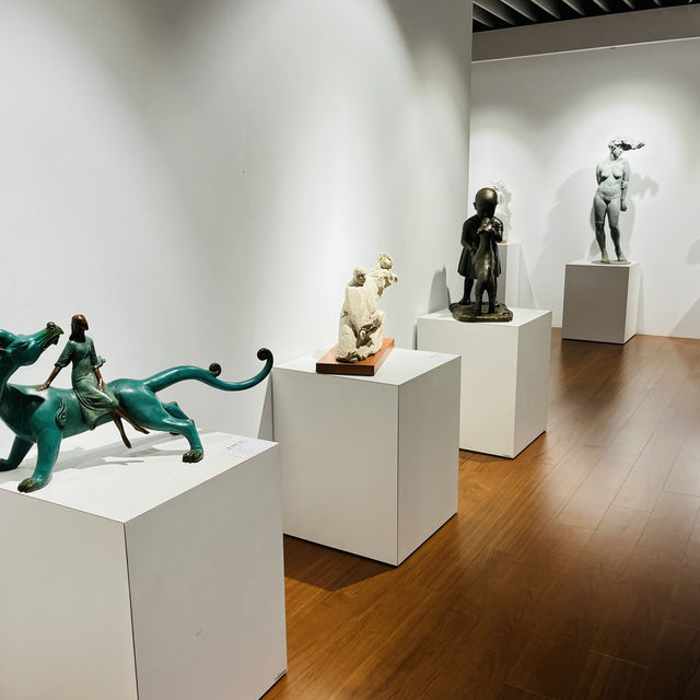 🖼️ Zhong Shan Gallery - timeless art to cosmic wonders 