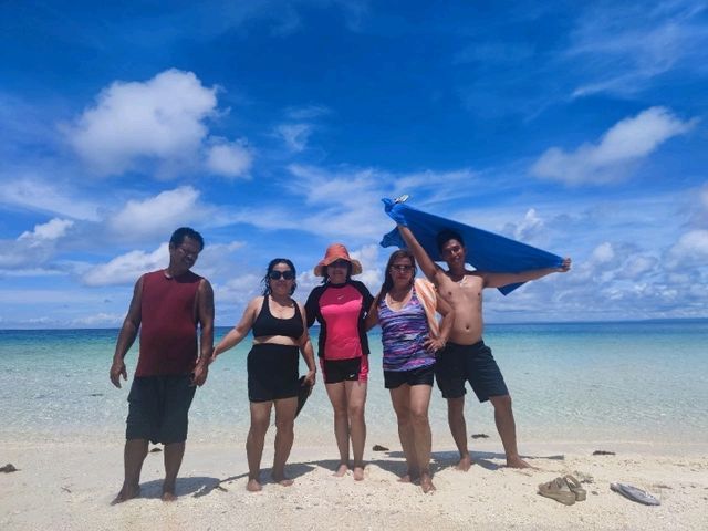 LEYTE: KALANGGAMAN ISLAND