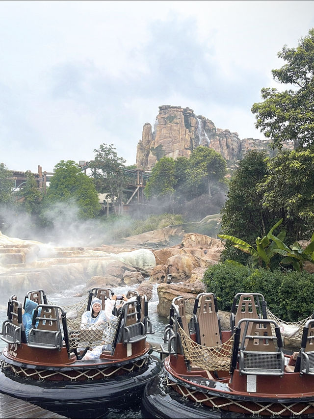รีวิวเครื่องเล่นสุดหวาดเสียว Roaring Rapids 🎟️