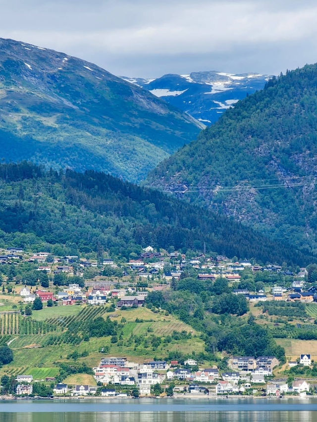 Majestic Fjord Escapes in Sognefjord 