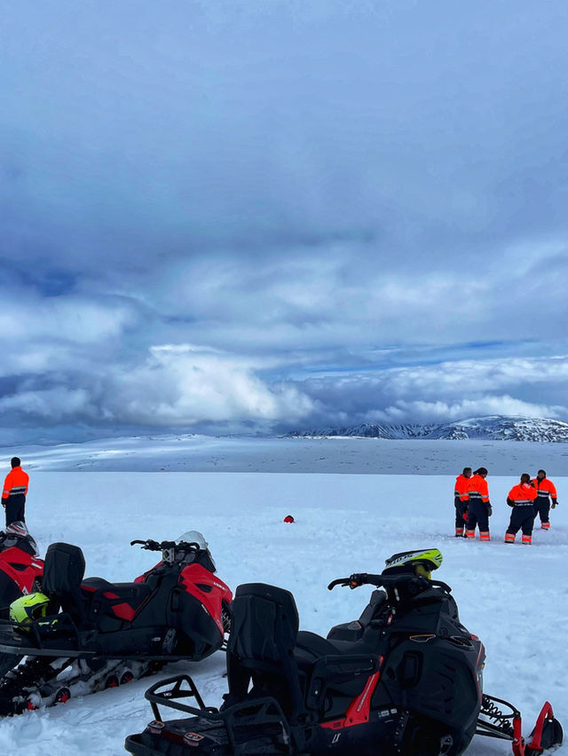  Langjökull Glacier-雪山上玩Snow Mobile