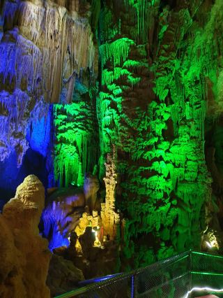 🌌 白魔洞：廣西的長壽之門與自然奇觀