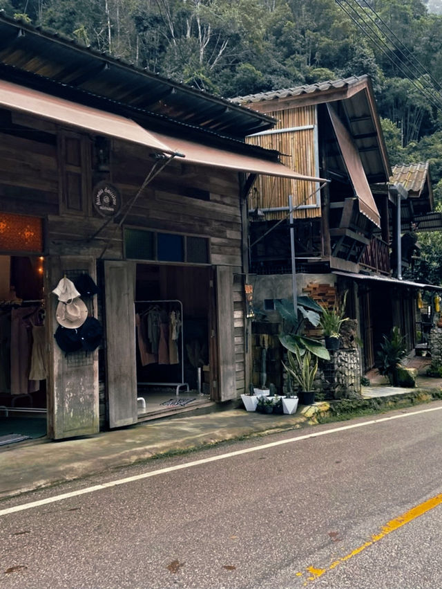 หมู่บ้านแม่กำปอง
