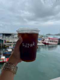 คาเฟ่สุดชิตเเอบอยู่ในท่าเรือเเสมสาร