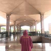 เยี่ยมชมโบสถ์ Masjid Putra 💒