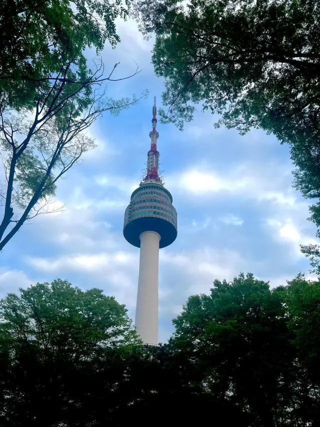 Ultimate Guide to Exploring Seoul and Suwon: Namsan Tower, Myeongdong, Hangang River, and More!