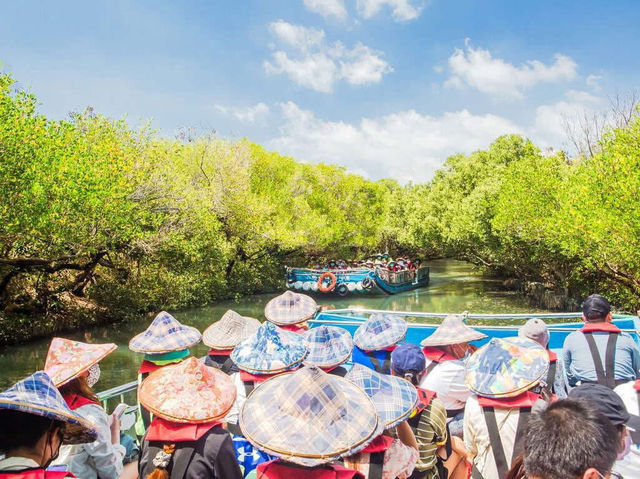 ✨ Sihcao Green Tunnel – Taiwan’s Mini Amazon in Tainan ✨🌿