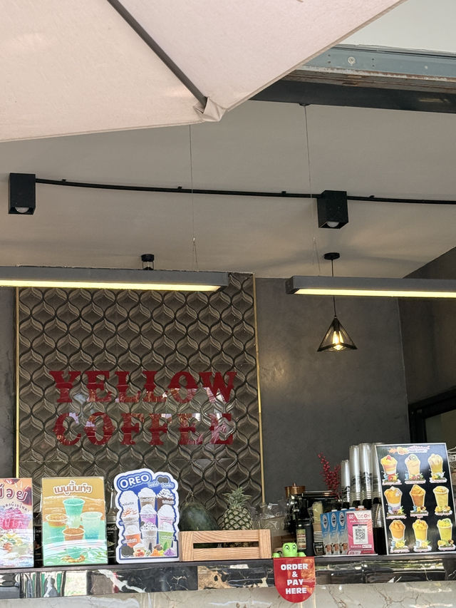 นั่งชิวยามเย็นที่ร้าน YELLOW COFFEE ☕️ 