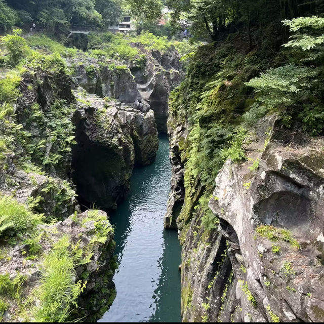 【宮崎】高千穂峡の象徴 ― 真名井の滝
