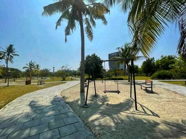 🌴Urban Serenity by the Sea – Explore Hulhumalé Central Park, Maldives