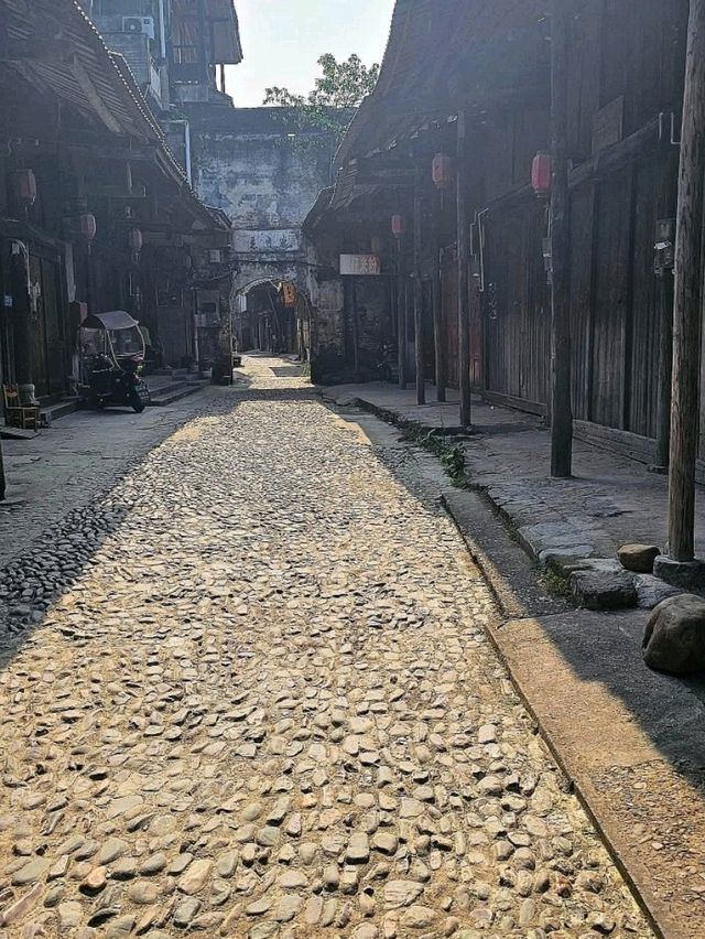 “Timeless Charm Along the Li River – Discovering Daxu Old Town”