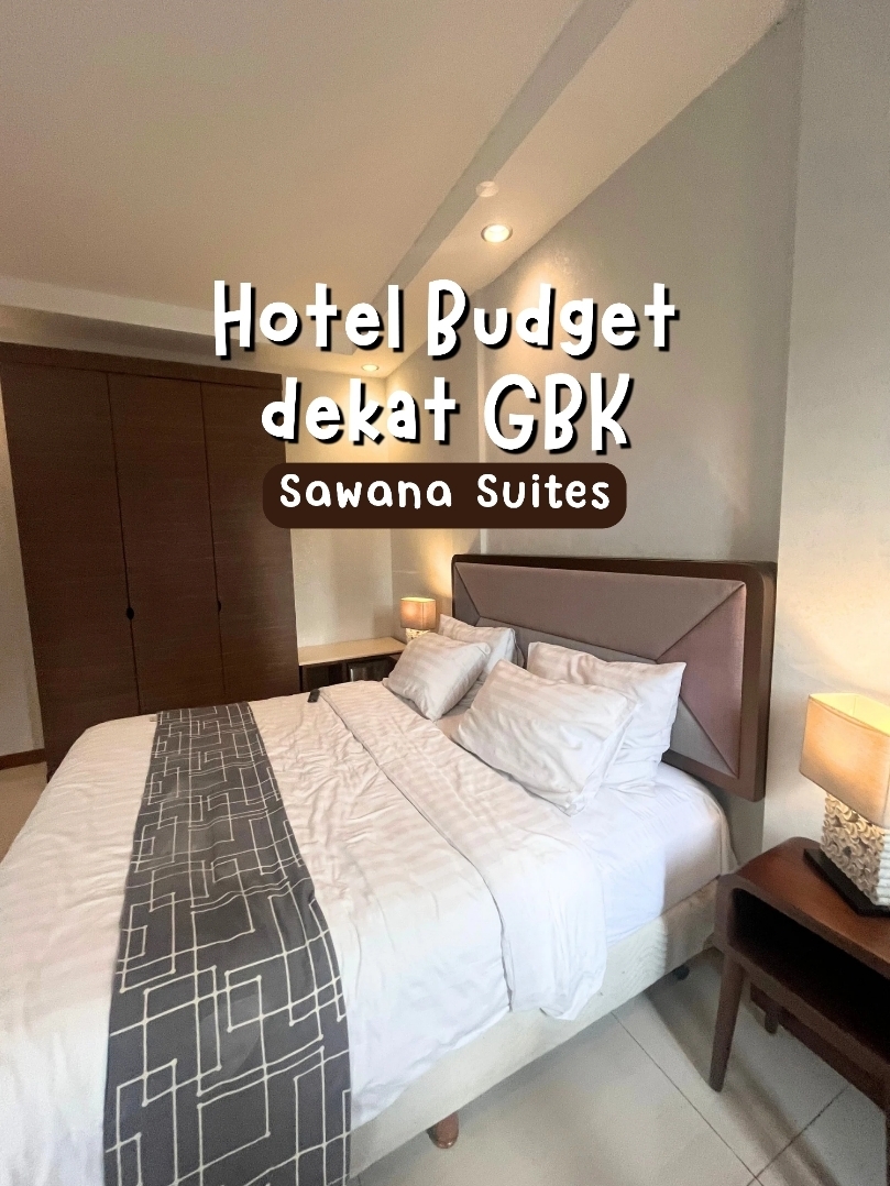 Menginap di Sawana Suite ternyata lebih nyaman dari ekspektasi! Lokasinya strategis banget di Tanah Abang, masih dekat GBK juga, jadi cocok buat yang cari hotel transit sebelum nonton bola atau sekadar short escape. Kamarnya bersih, tempat tidurnya empuk, dan ACnya dingin, pas banget buat recharge setelah seharian panas-panasan di Jakarta.

Fasilitas kamar juga lengkap, ada sofa kecil, smart TV, dan kamar mandi yang surprisingly bersih. Lingkungannya tenang walau dekat pusat kota. Plus, rooftop barnya jadi spot favorit buat santai malam-malam sambil lihat city lights.

Buat harga segini, menurutku worth it banget buat yang butuh penginapan simple tapi nyaman!

Sawana Suites
📍Jl. Danau Limboto No.B1 45, RT.5/RW.4, Bendungan Hilir, Tanah Abang, Jakarta Pusat.

 
#hotellowbudget #hoteljakarta #jakarta #staycation #hotelbudget  #gbk 