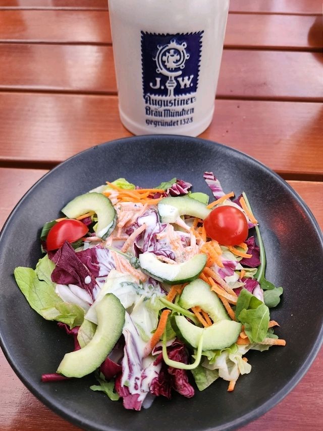 Steinheil 16: Munich’s Must-Try Spot for Epic Portions & Vibes! 🍽️✨