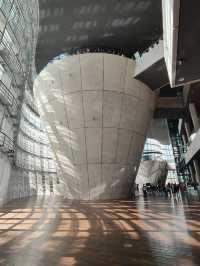 東京國立新美術館 光影與幾何之美