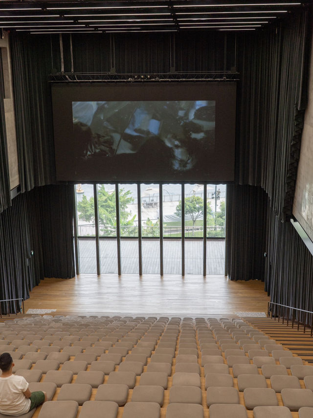 Must Visit Hong Kong Art Museum 