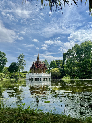 🕌 วัดวาอารามในกรุงเทพฯ: สถานที่ศักดิ์สิทธิ์และงดงามตระการตา
