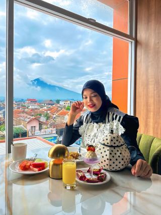 HOTEL IN GARUT WITH STUNNING MOUNTAIN VIEWS