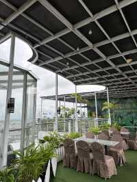 Stay Elegan di Hermes Palace Hotel Medan