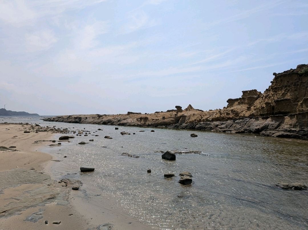 Let's go check out the bizarre rocks. | Trip.com
