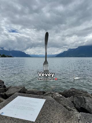 Vevey กับส้อมยักษ์กลางทะเลสาบ 🍴💙