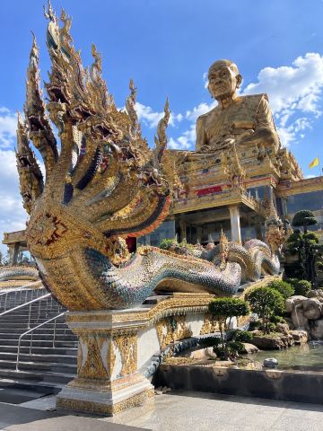 拉朗曼寺 佛統 — 信徒不可錯過的壯麗寺廟