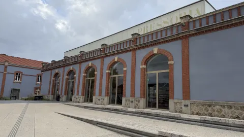 หมู่บ้านผู้ผลิตแชมเปญที่ Ay Champagne — traveler post in Epernay