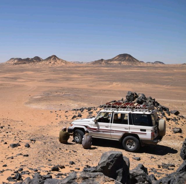 Discover the beauty of the Black Desert 🇪🇬