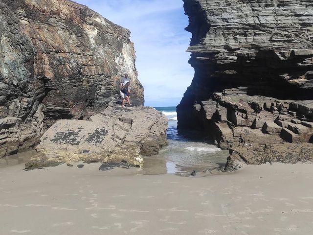 Beach of the Cathedrales 🏖️
