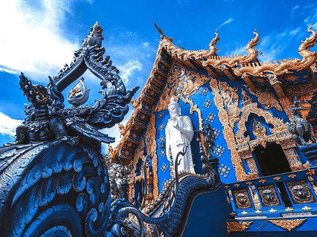 The blue temple of Thailand 🇹🇭 