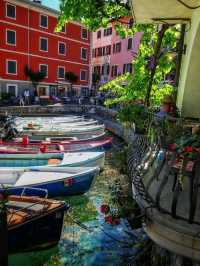 🏞 Borghi: A Tranquil Italian Village of Stone and Tradition 🇮🇹✨