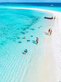Maldives Snorkeling: Dive into a Colorful Underwater Paradise