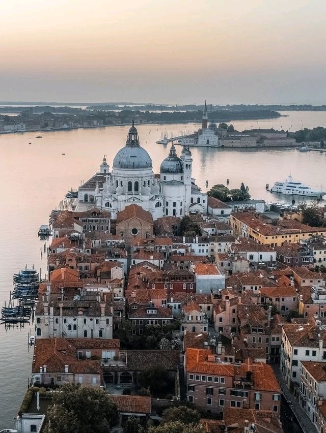  A City of Water and Wonder – Venice, Italy