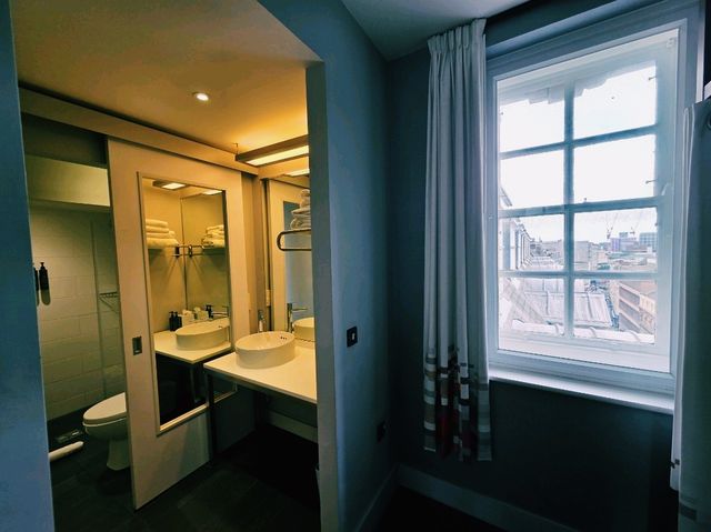 🏨 【Aloft Liverpool 遊記】歷史建築中的時尚住宿