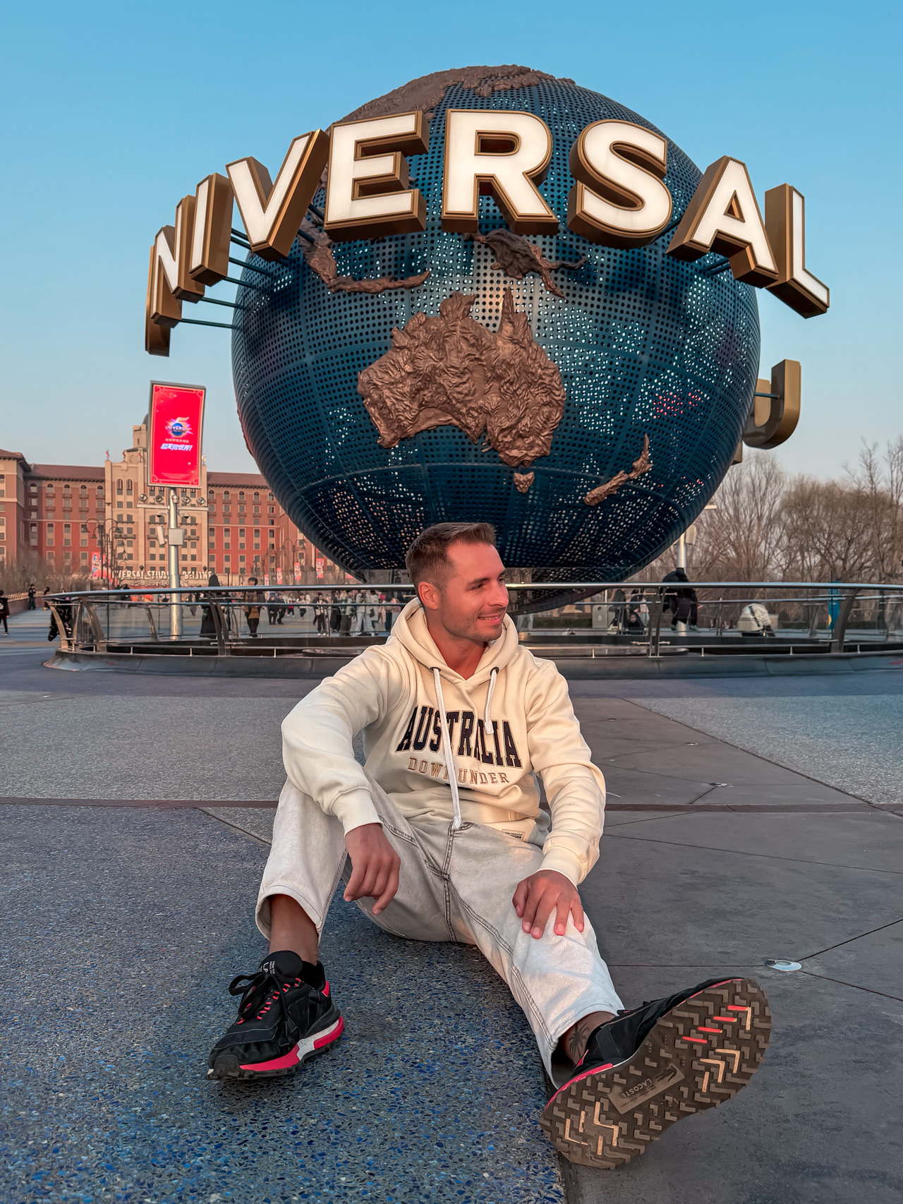 I believe everyone has a little dream of visiting Universal Park. Well, in Beijing, this dream can easily become a reality. China is currently a very popular destination among Russian tourists. Not everyone knows that there is a Universal Park in Beijing.

Let’s explore the details. If you’re a true fan and have long wanted to visit, I recommend staying at the hotel located within the park grounds. The hotel has a private entrance to the park, allowing you to skip the lines. The hotel is called The Universal Grand Hotel, and you’ll love it.

To make the most of your day, you should arrive at the park right at opening time. The park features seven themed zones waiting for you. There are plenty of restaurants and snack bars on-site, as well as numerous souvenir shops. The most popular pavilion is the one inspired by the Harry Potter films. It might be a good idea to start your visit there.

If you want to experience all the main attractions, you’ll need to purchase a special ticket that allows you to skip the lines. However, this ticket only works for one main attraction in each pavilion, and you’ll still need to queue for the others. Each pavilion has several attractions. Tickets to the park are often available on trip.com with deals like two-for-one offers.

We managed to explore the entire park in one day, but we kept a fast pace rather than a leisurely one. Despite this, we still had a great time and left with positive impressions. Have you ever been to a park like this? Did you enjoy it?