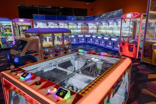 An OKANARAMA Game Night with Skill Games, VR, and Mirror-Maze Color