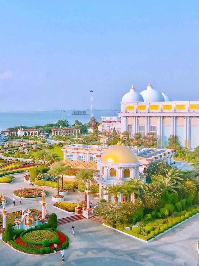 Thailand Pattaya: Travel Diary of Touring the Golden Mansion of Wealth and Prosperity