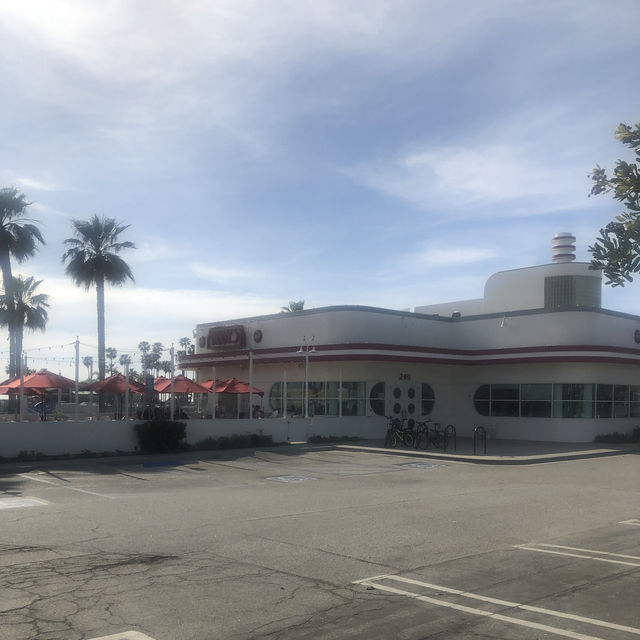 Nostalgic Beach Vibes At Redondo Beach