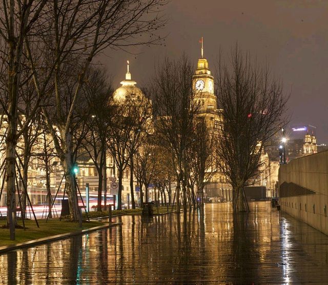 上海外灘雨後的夜景美到極致