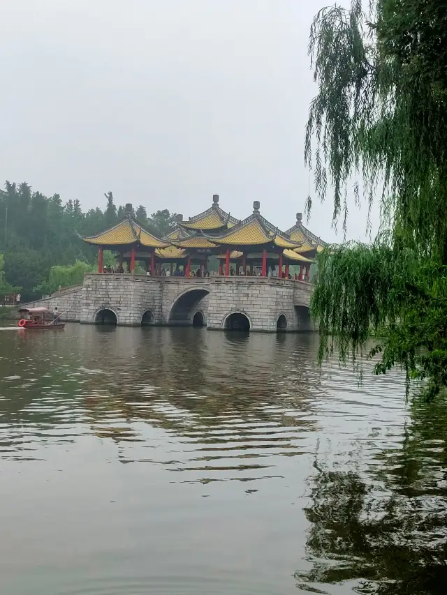 The Lotus Bridge in Slender West Lake of Yangzhou