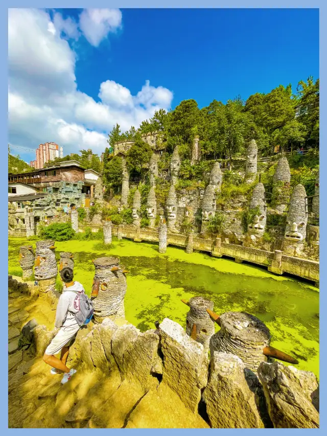 The travel to Guiyang is heart-shaking with its giant array of bizarre rocks and the mystery of rugged stones and broken walls