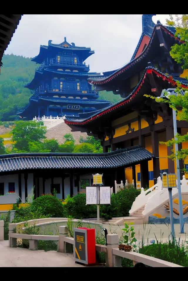 I took the advice and went to Dadong Mountain, and it truly moved me to tears with its beauty