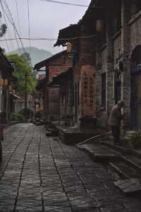樂山健為|時間停在了這座無人問津的小鎮