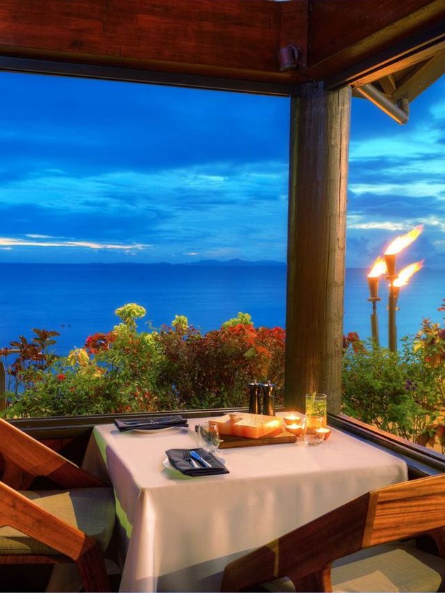 🌴🏖️ Fiji's Finest: Radisson Blu Resort Review 🌞🍹