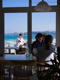 This Sydney coastal walk traverses six eastern beaches🏖️ in the region.