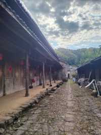 浙江古村落自駕遊~榉溪村 榉溪村位於浙江省金華市磐安縣南部，地處大盤山腹地，距離縣城安文38公里，榉溪。