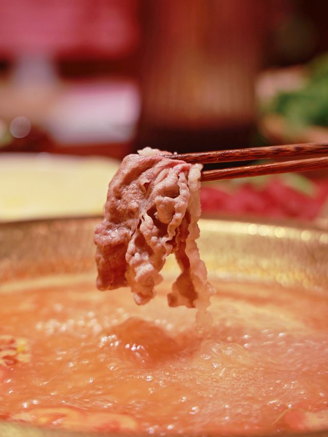 沙縣新開的小店招呼你來品嚐一頓正宗貴州酸湯牛肉鍋。