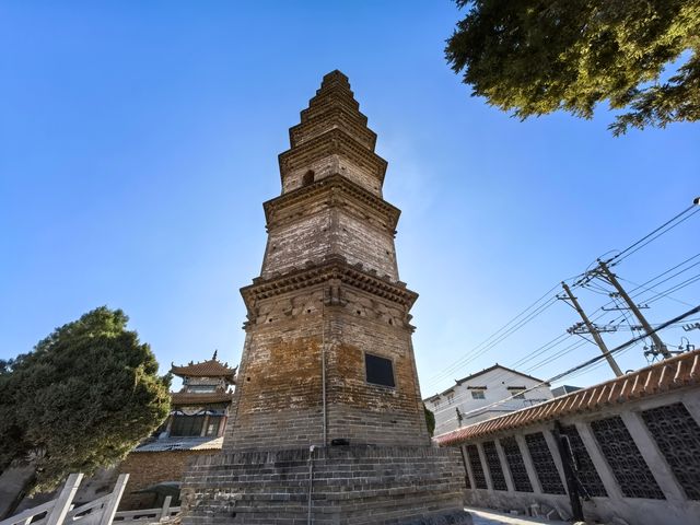 興國寺塔。